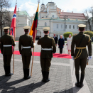 Velkomstseremoni utenfor Presidentpalasset i Vilnius. Foto: Lise Åserud / NTB scanpix